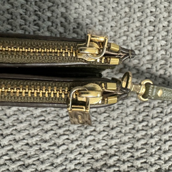 Michael Kors DoubleZip Wallet
Wristlet Green - Picture 6 of 8